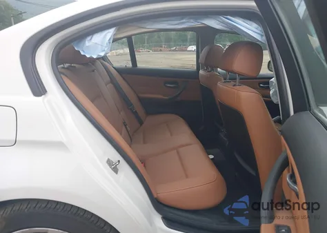 2011 BMW 328I xDrive z USA, uszkodzony, nr VIN WBAPK5C53BA655230